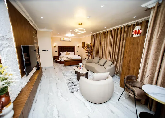 Luxury 3Br Villa With Smart Lock , Fast Wifi, Sure Parking In Oyarifa, Accra